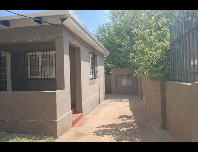 3 BEDROOM HOUSE FOR SALE IN ROSETTENVILLE
